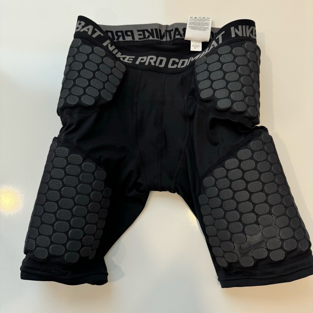nike pro combat Padded Compression Football shorts M